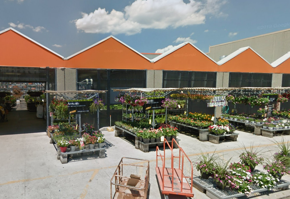 Garden Center at The Home Depot North Bergen Nueva Jersey